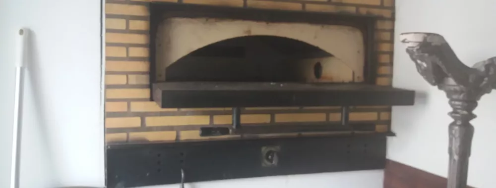 Four à pizza