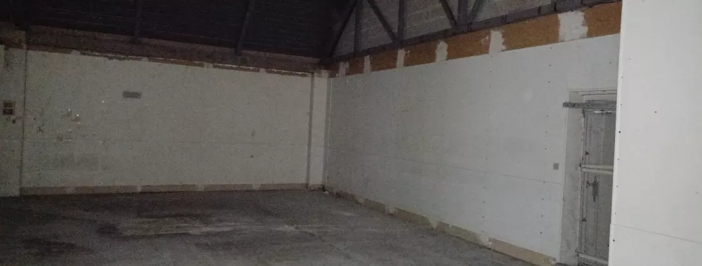 Intérieur local de 200m²