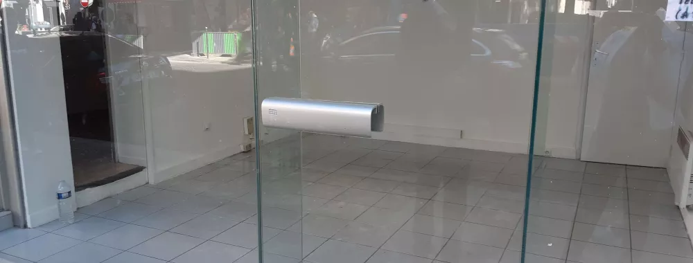 Local commercial à louer dans le 15 ème arrondissement de Pairs - entrée