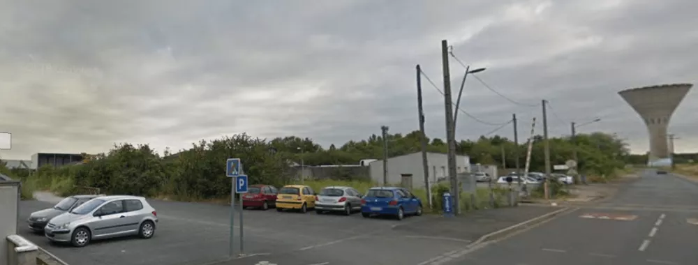 Vue extérieure d'un terrain nu à louer à Ingre (Centre-Val de Loire)