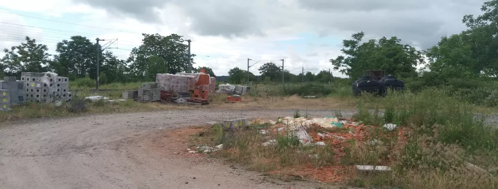 Vue partielle du terrain