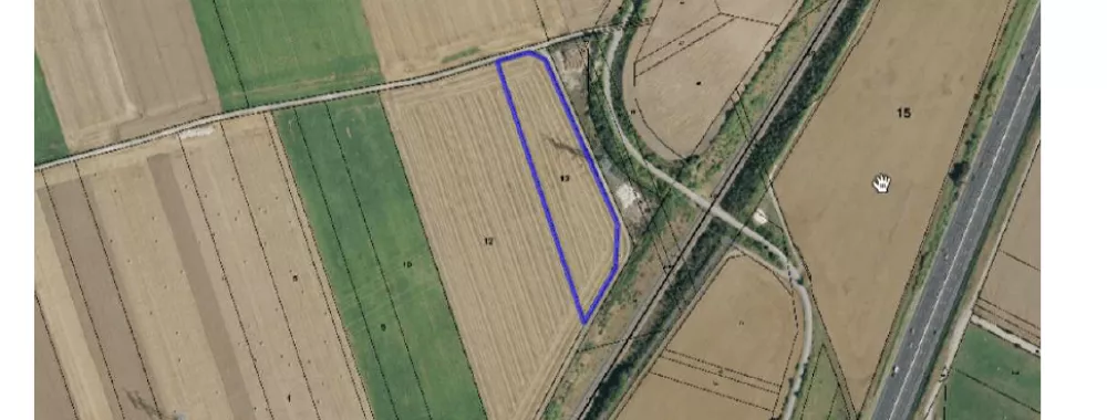 Vue aérienne d'un terrain agricole à louer à Fampoux