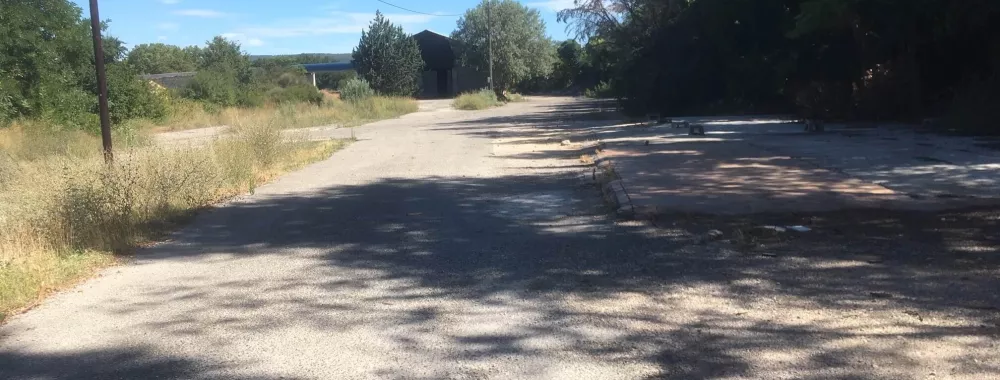 Terrain nu à louer à Aix-en-Provence extérieur